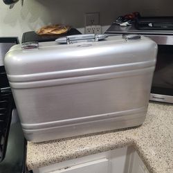 Zero Halliburton Classic Elite Attache Case Aluminum Briefcase