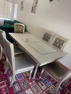 Wood Dining Table Set with Chairs (Good Condition)