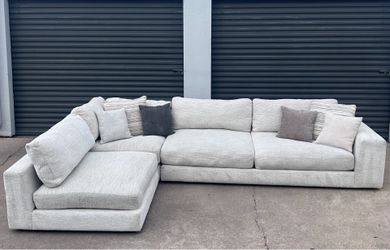 ROOMS TO GO - Cindy Crawford Off-White 3pc. Sectional Sofa