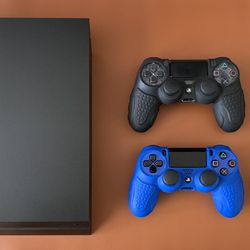 PlayStation 4 - Jet Black - 2 Remotes / Duel Charger and more