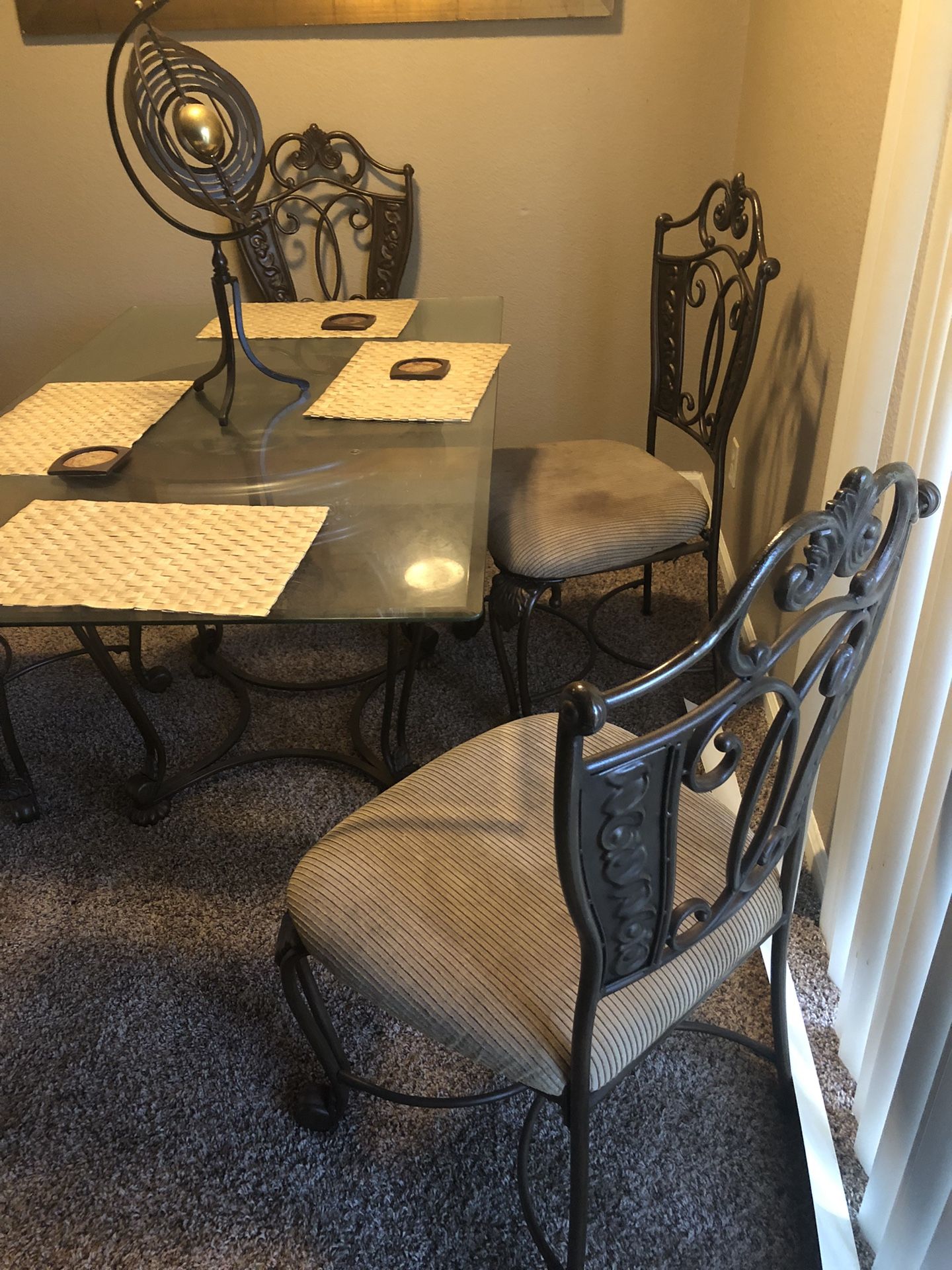Dinning Table And Chairs