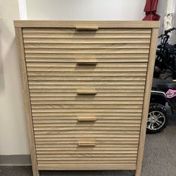 5 Drawers Dresser,43”Tall Modern Chest of Drawers, Fluted Closet Organizer for Living Room, Hallway