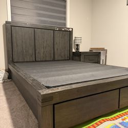 Modus Furniture - Meadow Queen-Size Solid Wood Storage Bed