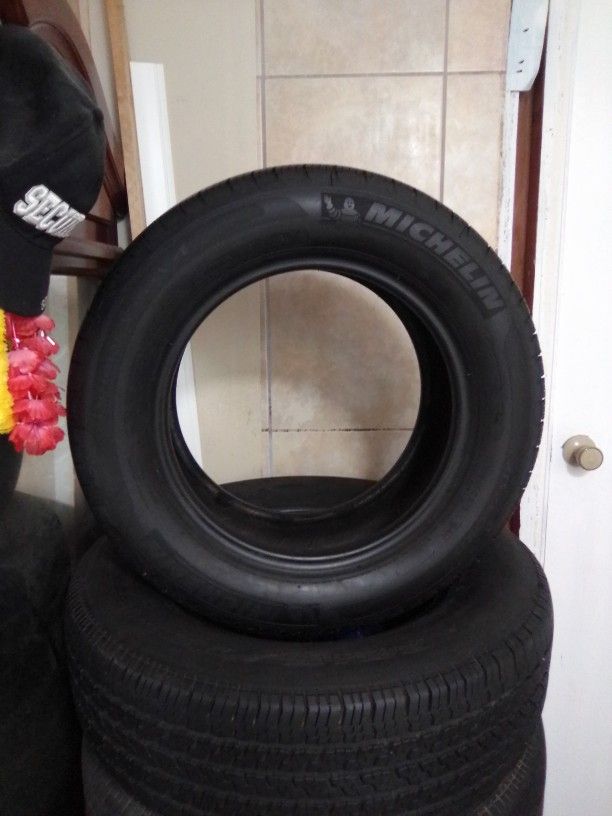 Michelin, Primacy Mxv4. 215-60-15