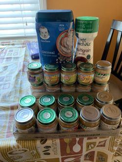 Organic baby food and oatmeal for baby