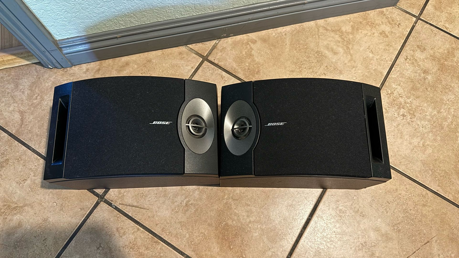 Bose 201 V Direct Reflecting Bookshelf Speaker - Right and Left without Cord