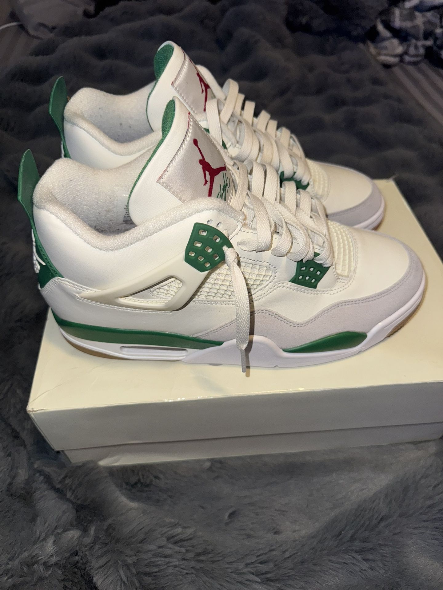Jordan 4 Pine Green