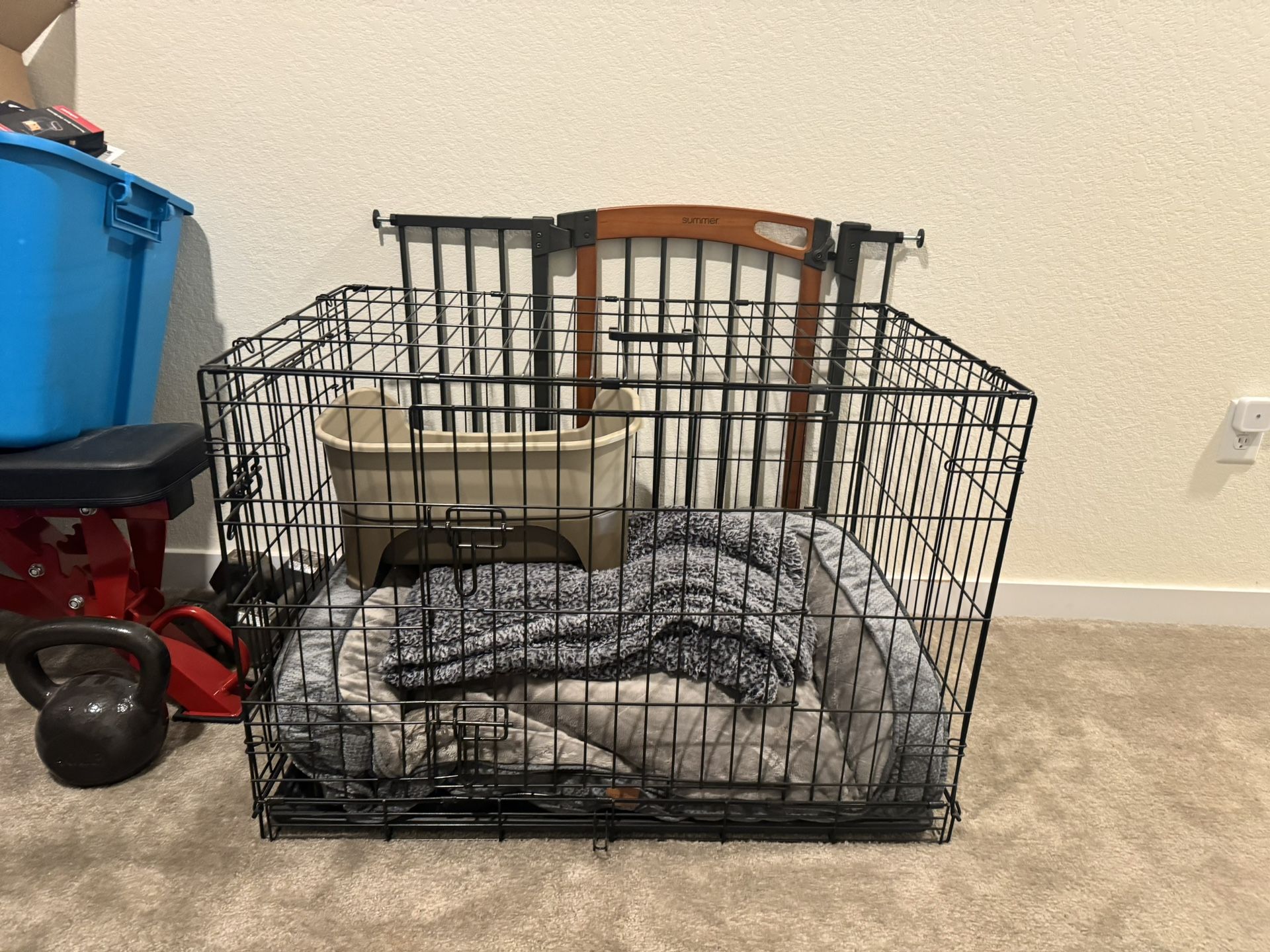 Dog Kennel With Bed, Blanket And Water/ Food Bowl Holder. 