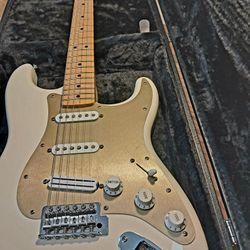 Fender Mim New Pik Up. New Tuners .New Cover .has Case