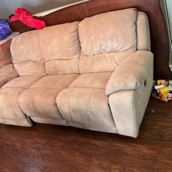 Nice Leatherette Type Electric Reclining Couch
