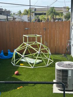 Kids climbing dome