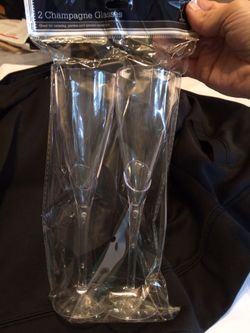 NIB Champagne plastic Glasses for catering 72sets