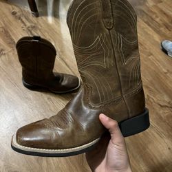 Brown Ariat Boots 