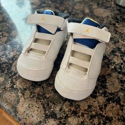 Baby crib shoes