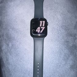 Apple Watch S8