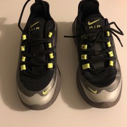 Nike Air Max Kids Children’s Shoes Size 13  Like New 