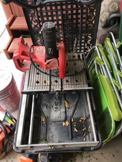 Tile cutter with legs