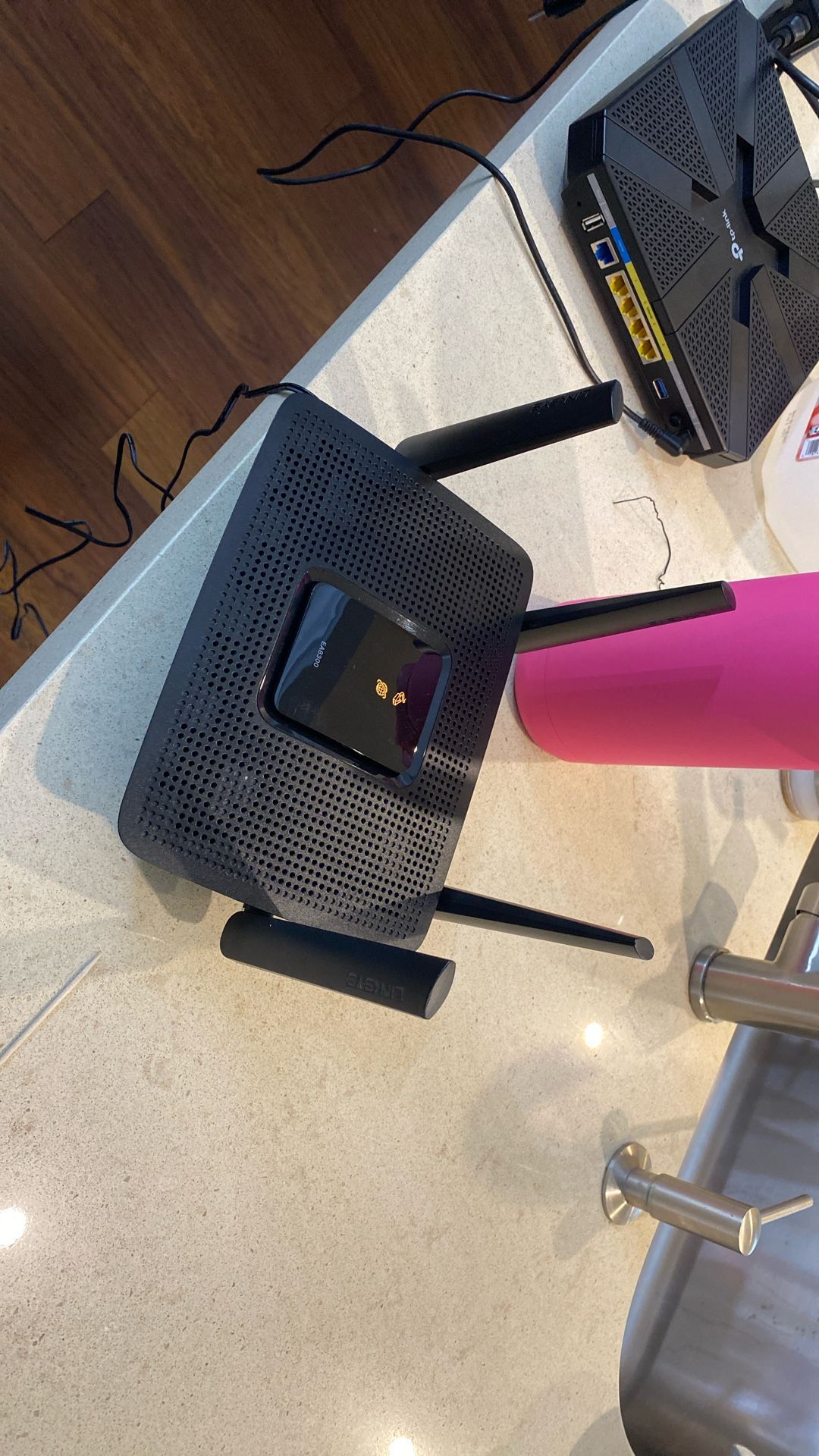 Linksys EA8300 Max-Stream: AC2200 Tri-Band Wi-Fi Router for Wireless Home Network, Uninterrupted Gaming and Streaming, MU-MIMO (Black)