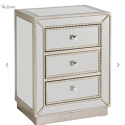 2 Gorgeous Nightstands!