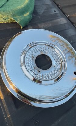 Original - 15” Vikings hubcaps 4 prong center