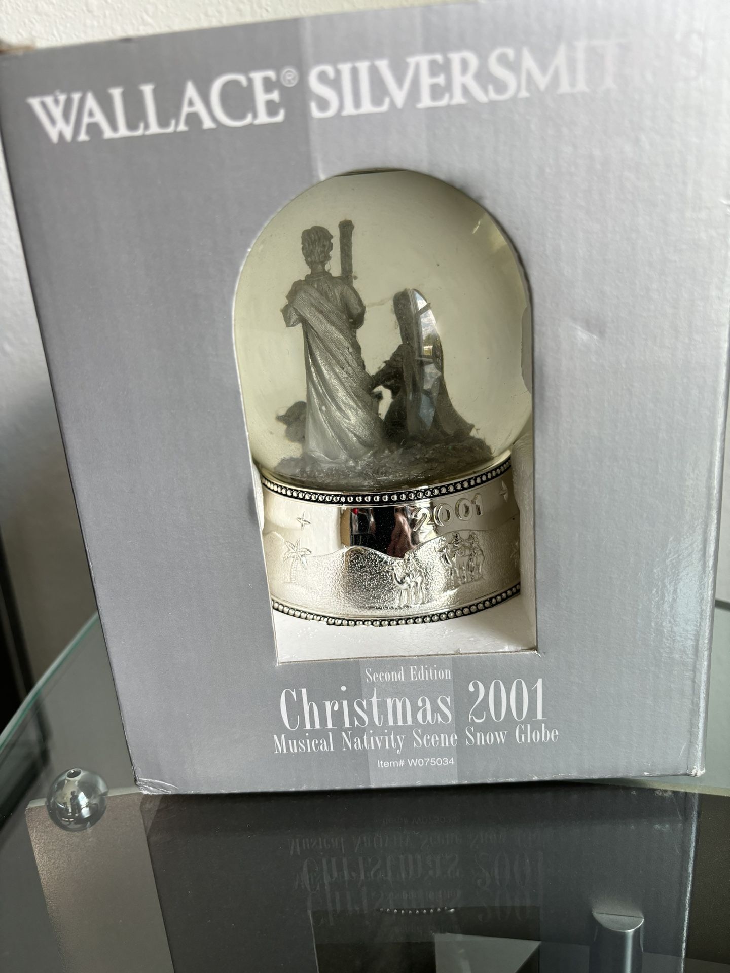 Wallace Silversmith, 2001 Musical Nativity Snowglobe