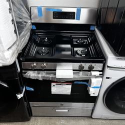 GE 30” GAS STOVE