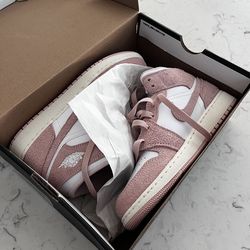 Air Jordan 1 MID SE Pink Suede - Women’s 7 | Youth 5Y *New In Box*