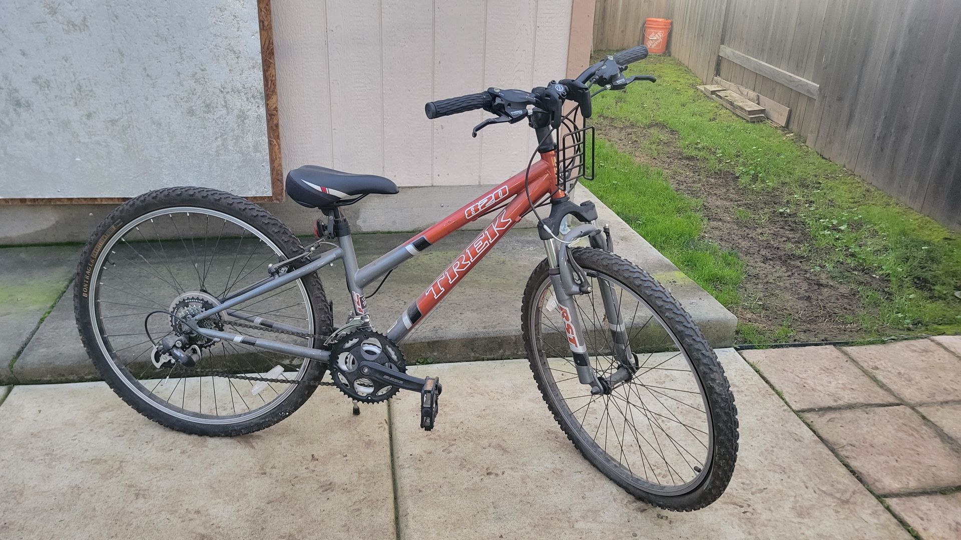 820 Trek Women's Mountain Bike (Orange/Black)