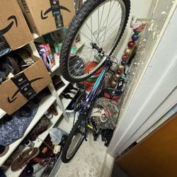 60$ bucks Huffy Granite 26" Women's Mountain Bike