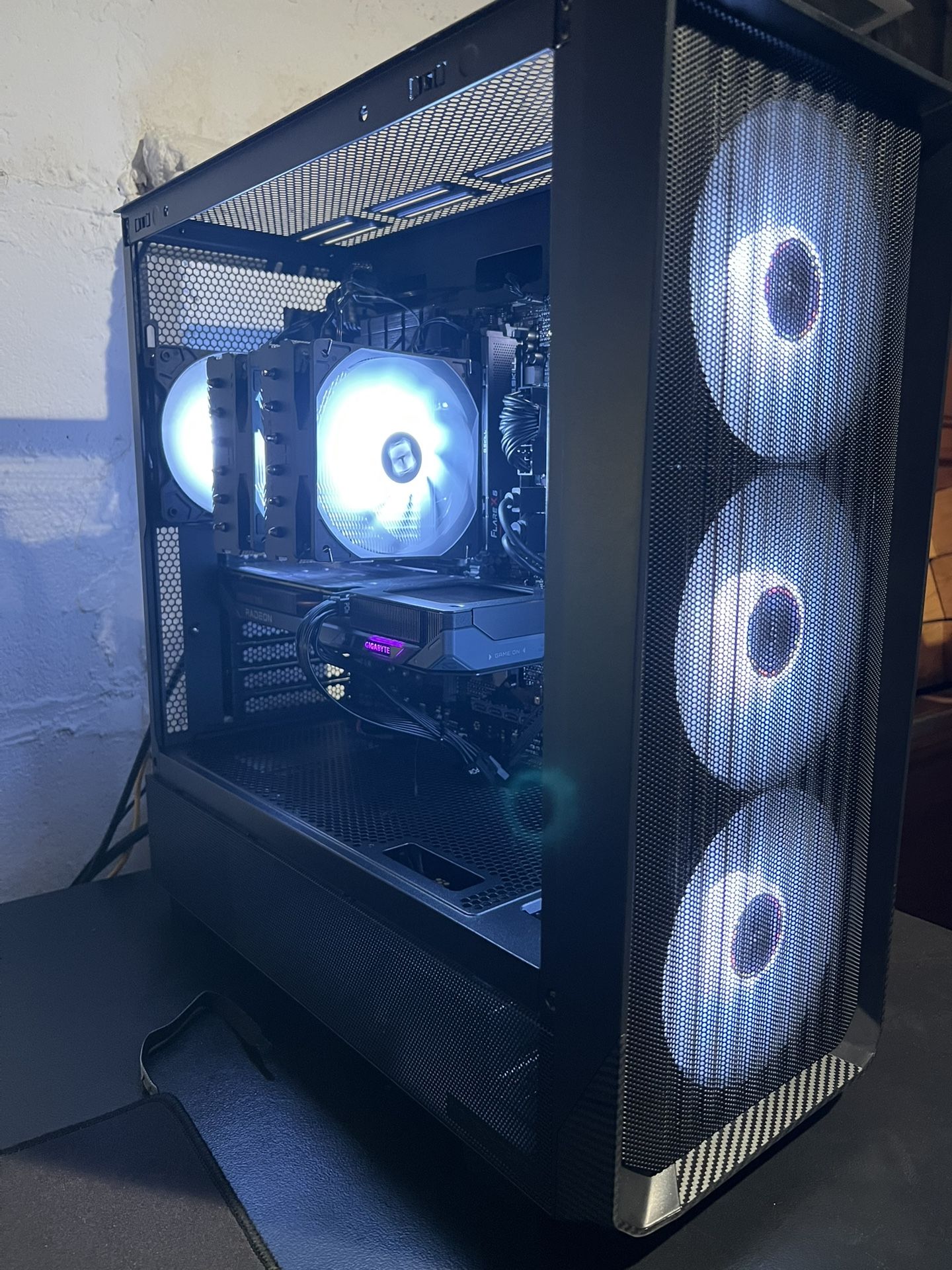 Ryzen 5 7600x3d 9060XT Gaming PC