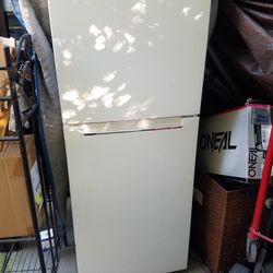 Refrigerator For Sale