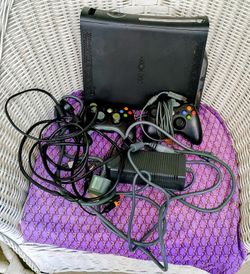 X Box 360 Elite Black Bundle 