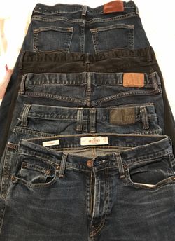 Hollister, Free World and Gap 5pairs (1)30X32, (1)31X32, and (3)32X32 Men’s Pants