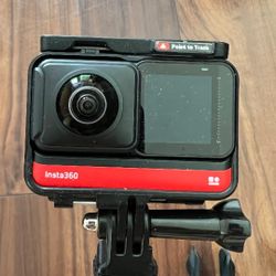 Insta 360 one r dual lens