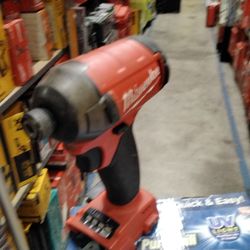 MILWAUKEE M18 FUEL BRUSHLESS CORDLESS IMPACT DRIVER