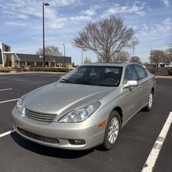 2004 Lexus ES 330 – $5,500