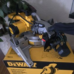 Dewalt Saw