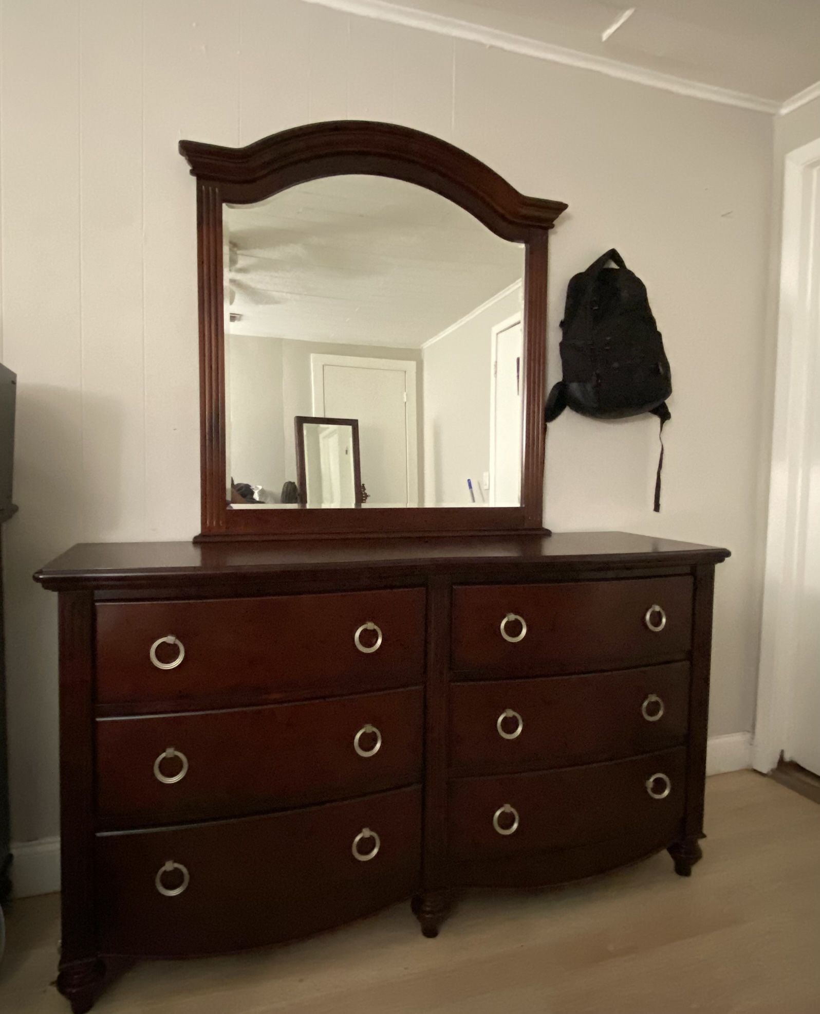 Dresser in good condition with mirror.