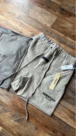 Essentials shorts dark oak
