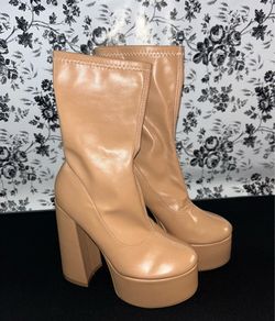 Women’s platform boots