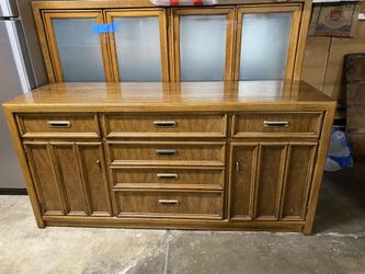 Antique Solid Wood China Cabinet /Display Case