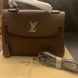 Cartera LV Color Nuez  Nueva M