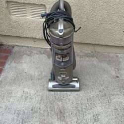 Shark Navigator Deluxe Vacuum