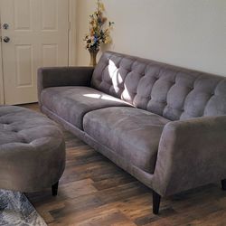 😍 Couch & Ottoman 