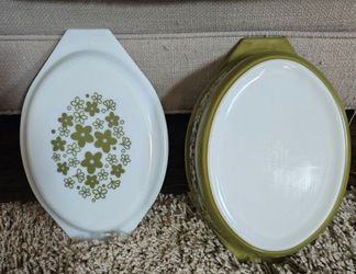 Vintage Pyrex Casserole Dish with Lid