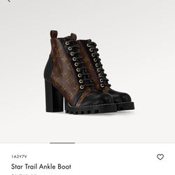 LV star Trail Ankle Boots
