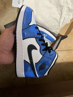 Jordan Mid Signal Blue Size 4.5y Ds$ 140 🎁