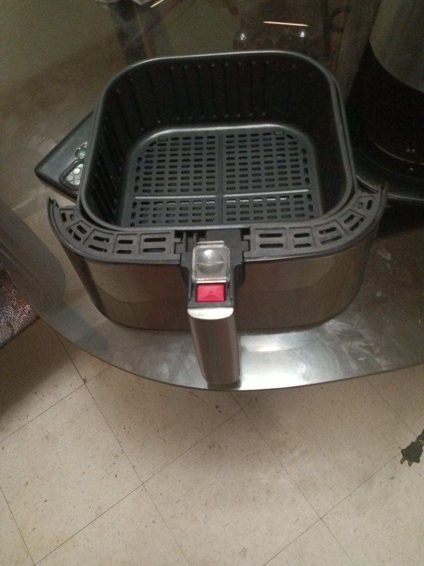 New Air Fryer Still In Box Insignia 5 Quarts