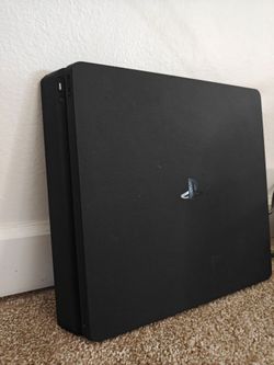 PS4 Slim + Controller