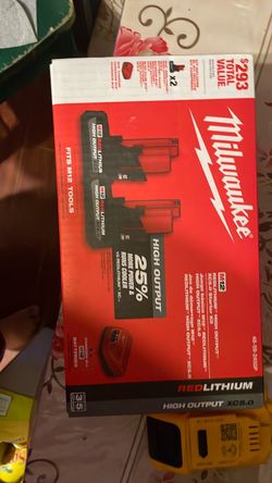 Milwaukee red lithium high output starter kit